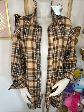 Men's Plaid Button-Down Flannel in Brown and Cream
